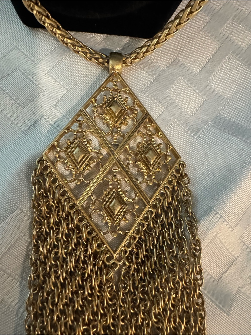 Stella & Dot Gold Tone Chain Diamond Shape Pendent Tassel Flapper Necklace - Picture 4 of 9